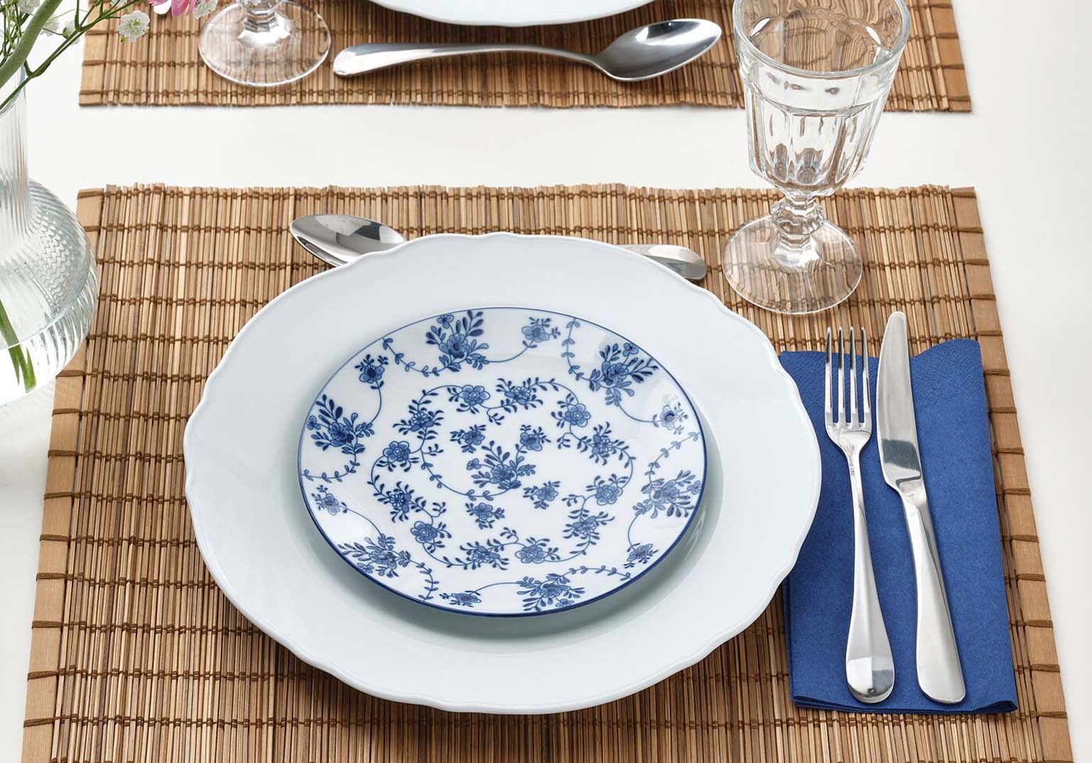 Elevate Your Dining Experience: Exquisite Side Plates for Every Palette
