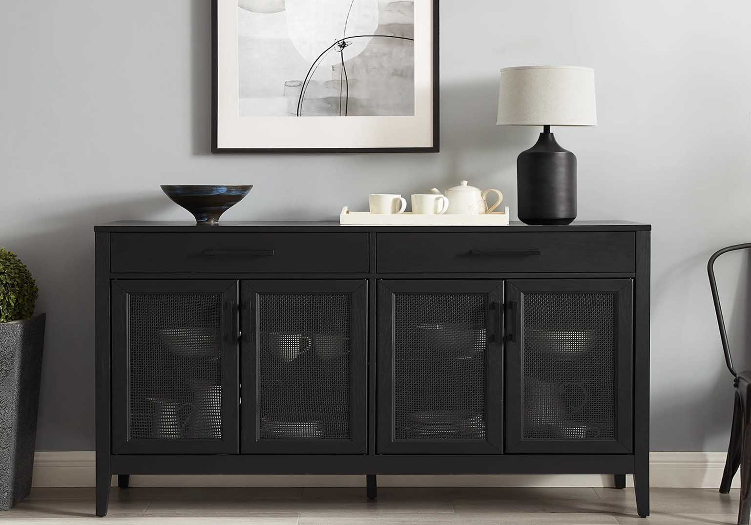 Popular Dining Room Cabinet Materials: The Glass and Metal Fusion